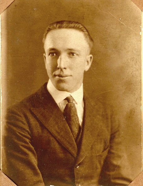 1923-archie-bush-studio-portrait.jpg